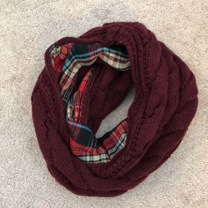 🥳 2/$8 sale- Reversible infinity scarf.
